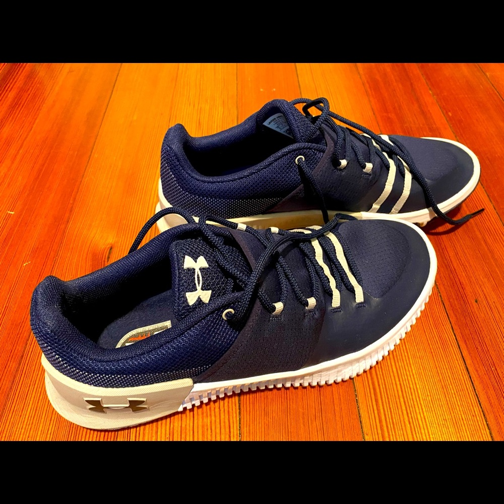 Under Armour women’s blue sneakers!